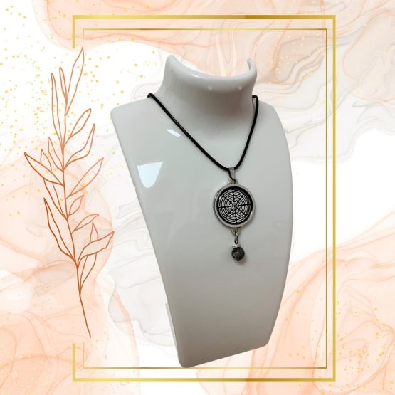 Collier Anti Ondes avec pendentif métal et pierre Larkivite – Image 5